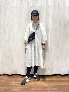 「earth music&ecology（アースミュージックアンドエコロジー）のスキスキスキニー（カラー）＊（その他パンツ）」を使った、momoさん（レディース・155cm）の秋コーディネート