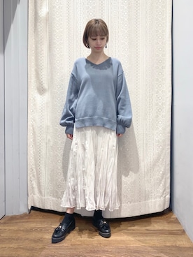 「earth music&ecology（アースミュージックアンドエコロジー）のシアーワッシャースカート　＊（スカート）」を使った、momoさん（レディース・155cm）の秋コーディネート
