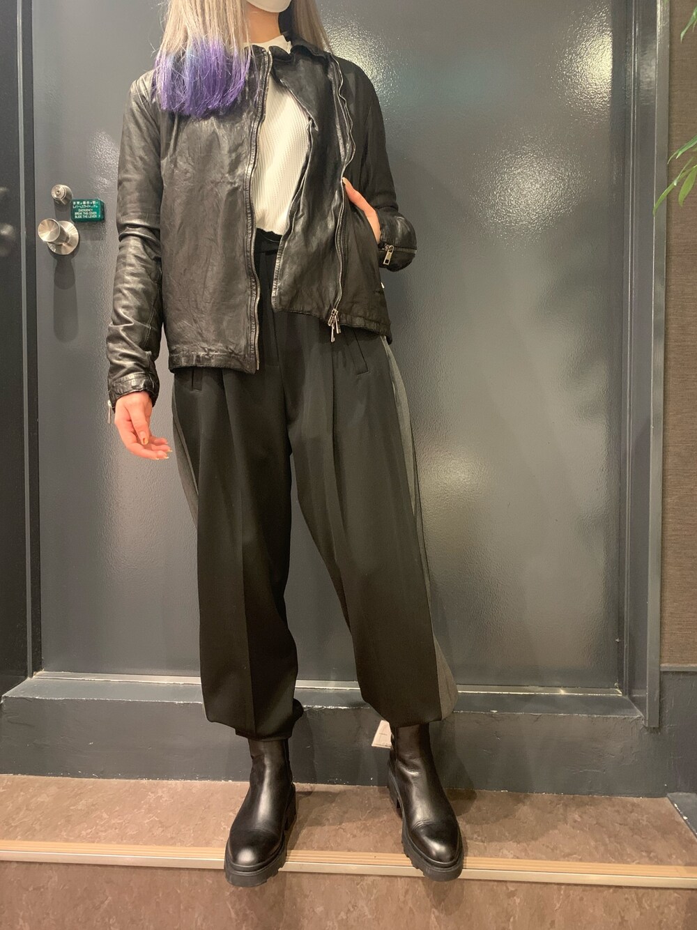 「テーパードパンツ、ブーツ、ブラック、レザージャケット、ライダース、ブーツイン、大人コーデ、パンツスタイル、カッコイイ女子、ファッションの力を信じよう」｜「GIORGIO BRATOのGIORGIO BRATO（ジョルジオブラト）別注ボローニャライダース（ライダースジャケット、ブラック系）」を使った、ayakaさん（レディース・160cm）の冬コーディネートの1枚目の写真