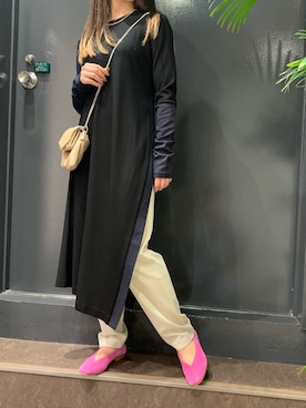 「スリット」｜「アイテム（財布/小物）」を使った、ayakaさん（レディース・160cm）の春コーディネート