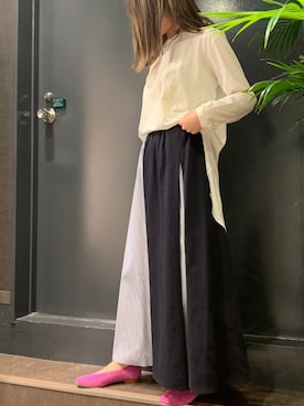 「REMME（レメ）のREMME(レメ)　 Vカットフラットパンプス（パンプス）」を使った、ayakaさん（レディース・160cm）の春コーディネート