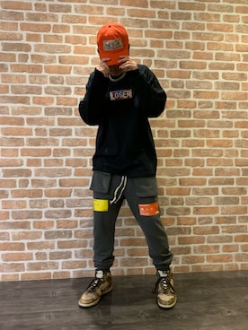 「KaneZ（ケインズ）のアイテム（カーゴパンツ）」を使った、takuya satoさん（メンズ・182cm）の春コーディネート