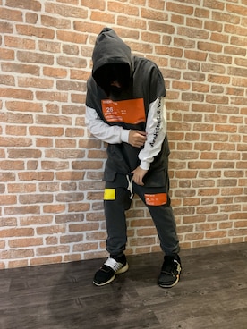 「KaneZ（ケインズ）のアイテム（カーゴパンツ）」を使った、takuya satoさん（メンズ・182cm）の春コーディネート