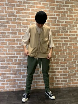 「WHITELAND（ホワイトランド）のWHITELAND/ホワイトランド/CARGO VEST（ベスト）」を使った、takuya satoさん（メンズ・182cm）の春コーディネート