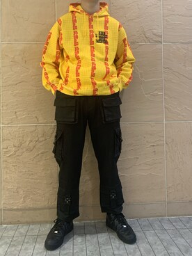 「BlackEyePatch（ブラックアイパッチ）のアイテム（パーカー）」を使った、takuya satoさん（メンズ・182cm）の冬コーディネート
