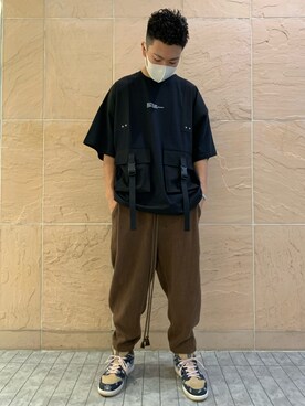 A LHP 池袋店 employee takuya sato is wearing JULIUS "JULIUS/ユリウス/コットンサルエルパンツ/717PAM8"