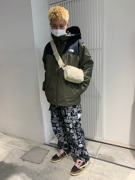 「Danke schon」｜「アイテム（マウンテンパーカー）」を使った、takuya satoさん（メンズ・182cm）の秋コーディネート