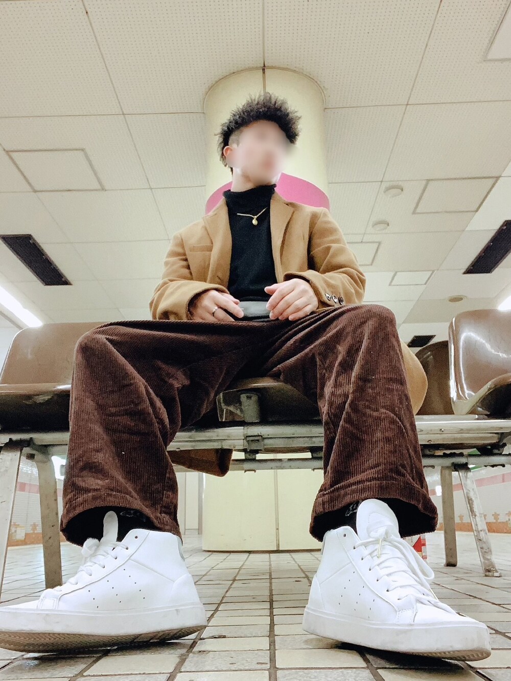 「シンプルコーデ」｜「LAKOLEの14Wコールワイドパンツ / LAKOLE（その他パンツ、ブラウン系）」を使った、SHINさん（メンズ・160cm）の冬コーディネートの1枚目の写真