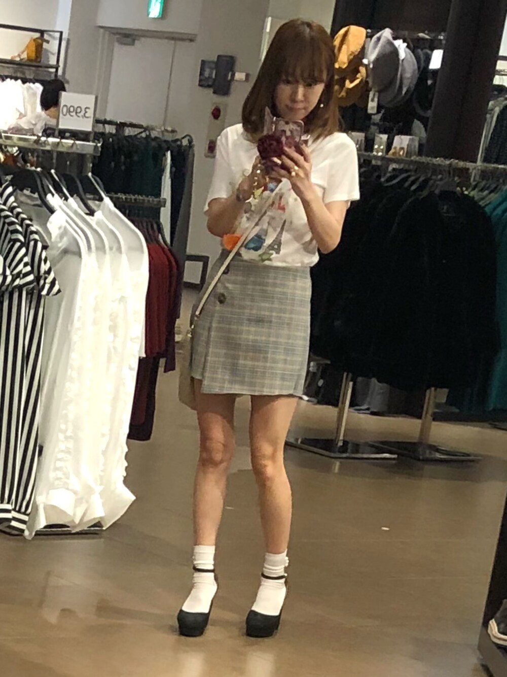 「カジュアルコーデ、シンプル、おしゃれさんと繋がりたい、プチプラコーデ、大人カジュアル、チェック、ショートパンツ」｜「ZARAのアイテム（スカート、その他）」を使った、joeさん（レディース・159cm）の秋コーディネートの1枚目の写真