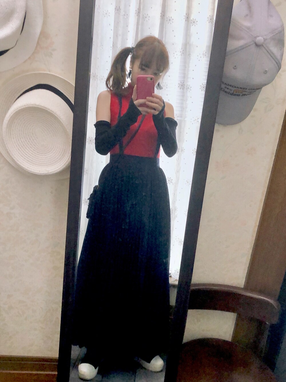 「今日のコーデ、カジュアル、シンプル、ラクチンコーデ、サロペット、プリーツスカート、紫外線対策」｜「Ray BEAMSの◇【ラブリ着用】Ray BEAMS / サス付 プリーツ マキシスカート（スカート、ブルー系）」を使った、joeさん（レディース・158cm）の夏コーディネートの1枚目の写真