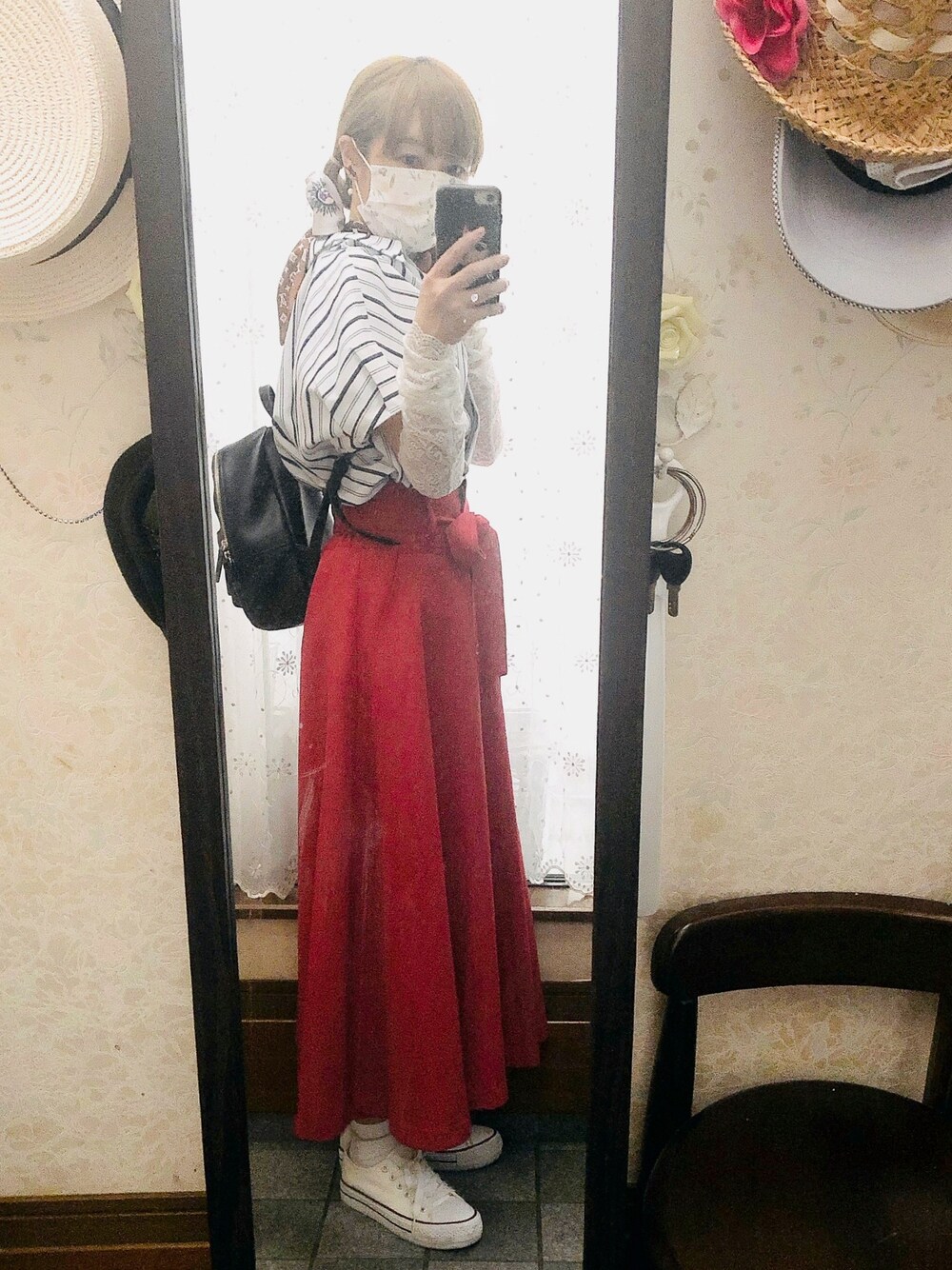 「シンプル、大人女子、プチプラ、おしゃれさんと繋がりたい、春カラースタイル、大人かわいい、オーバーサイズ、大人ガーリー」｜「GUILD PRIMEの【GUILD PRIME】WOMENS ウエストリボンロングスカート（スカート、ピンク系）」を使った、joeさん（レディース・158cm）の春コーディネートの1枚目の写真
