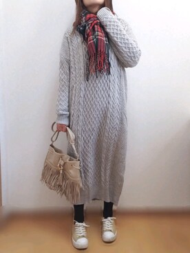 Vネックケーブルニットワンピース を使った人気ファッションコーディネート Wear