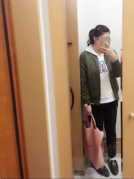 「女子会」｜「アイテム（MA-1）」を使った、えりさん（レディース・158cm）の春コーディネート