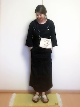 「アイテム（ジャンパースカート）」を使った、えりさん（レディース・158cm）の秋コーディネート