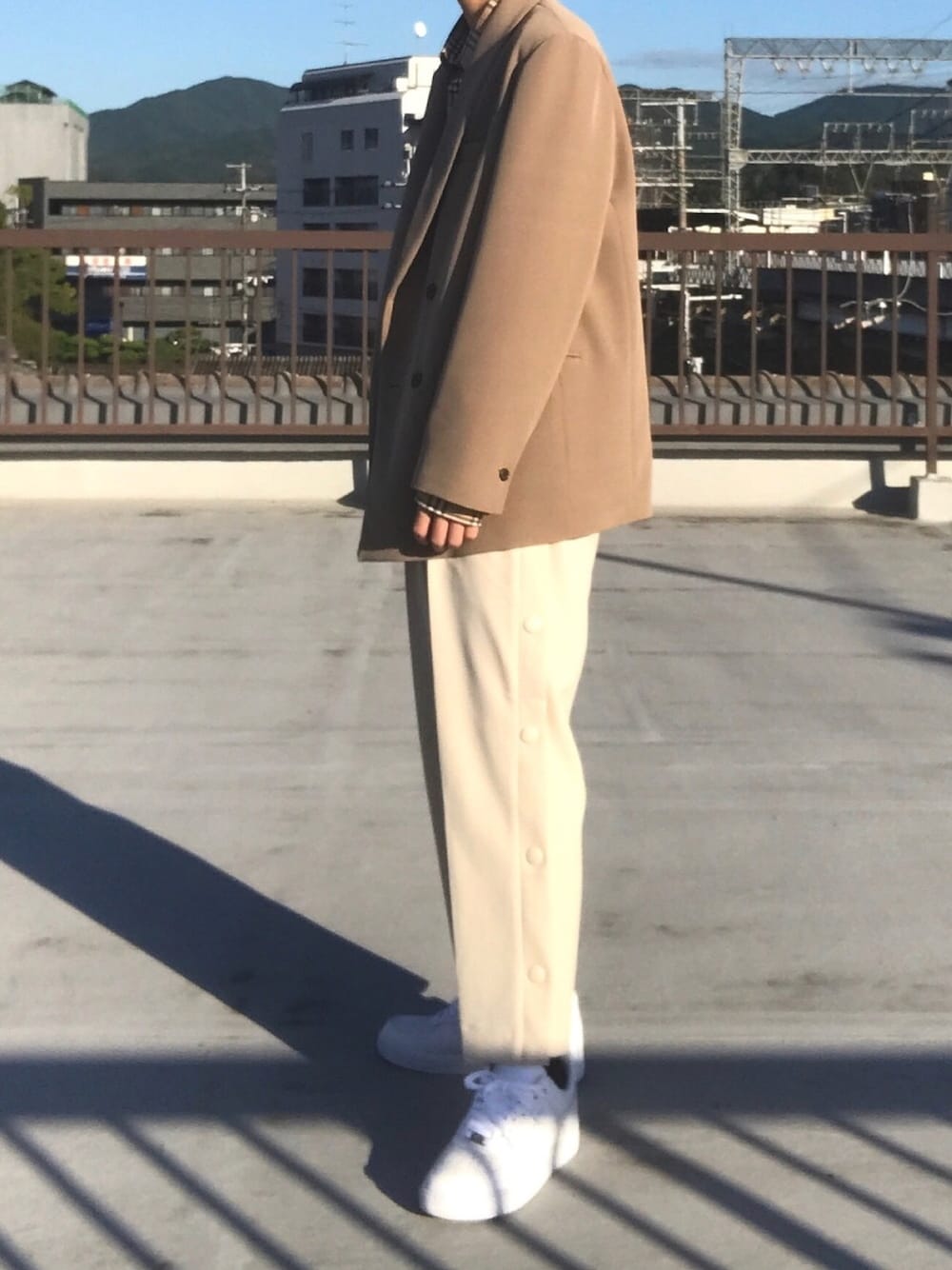 「シンプルコーデ、お洒落さんとつながりたい、今日のコーデ、冬コーデ、ストリートMIX、低身長、shiyoh、ootd、いいね、save、フォローお願いします🤑、ジャケット」｜「COLNのアイテム（ジャケット/アウター、ベージュ系）」を使った、ひかるさん（メンズ・167cm）の秋コーディネートの1枚目の写真
