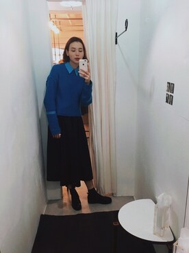 「TATRAS CONCEPT STORE（タトラスコンセプトストア）のアイテム（トップス）」を使った、Julia Shortreedさん（レディース・171cm）の春コーディネート