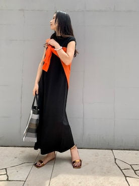 「アイテム（サンダル、ゴールド系）」を使った、YUIさん（レディース・161cm）の春コーディネート