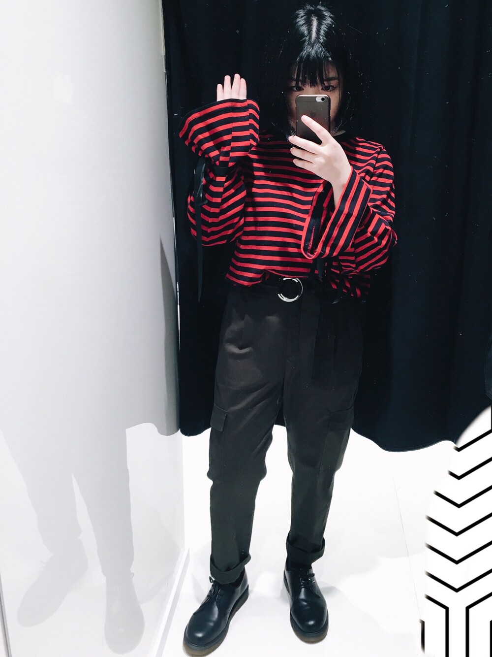 「Dr. Martensのアイテム（その他シューズ、ブラック系）」を使った、blablabamboochuckさん（レディース・158cm）の春コーディネートの1枚目の写真