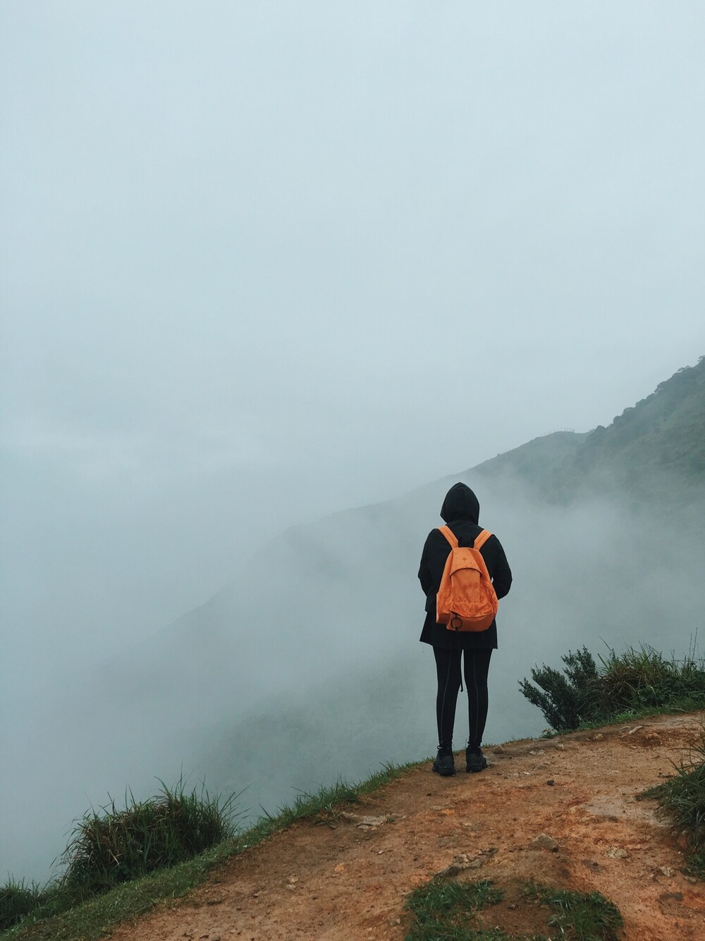 「hiking」｜「NIKEのアイテム（マウンテンパーカー、ブラック系）」を使った、blablabamboochuckさん（レディース・158cm）の春コーディネートの1枚目の写真