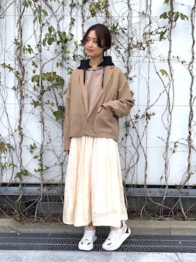 「tk.TAKEO KIKUCHI（ティーケータケオキクチ）のアイテム（パーカー）」を使った、tk.TAKEO KIKUCHI 博多阪急店 スタッフさん（レディース・168cm）の春コーディネート