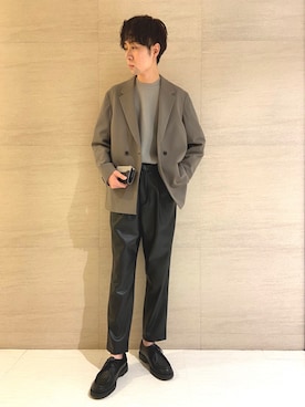 「tk.TAKEO KIKUCHI（ティーケータケオキクチ）のアイテム（財布/小物）」を使った、tk.TAKEO KIKUCHI 博多阪急店 スタッフさん（メンズ・182cm）の春コーディネート