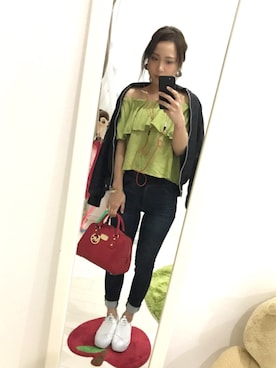 「Chico（チコ）のフリルブラウス（シャツ/ブラウス、グリーン系）」を使った、yoooopiさん（レディース・159cm）の春コーディネート