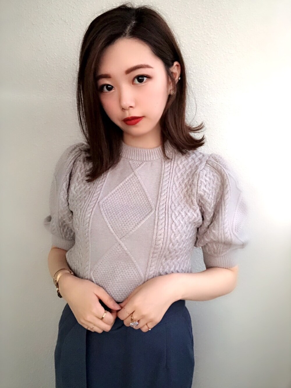 「EMODAのバルキーケーブルニットトップ（ニット/セーター、グレー系）」を使った、aoiさん（レディース・161cm）の秋コーディネートの1枚目の写真