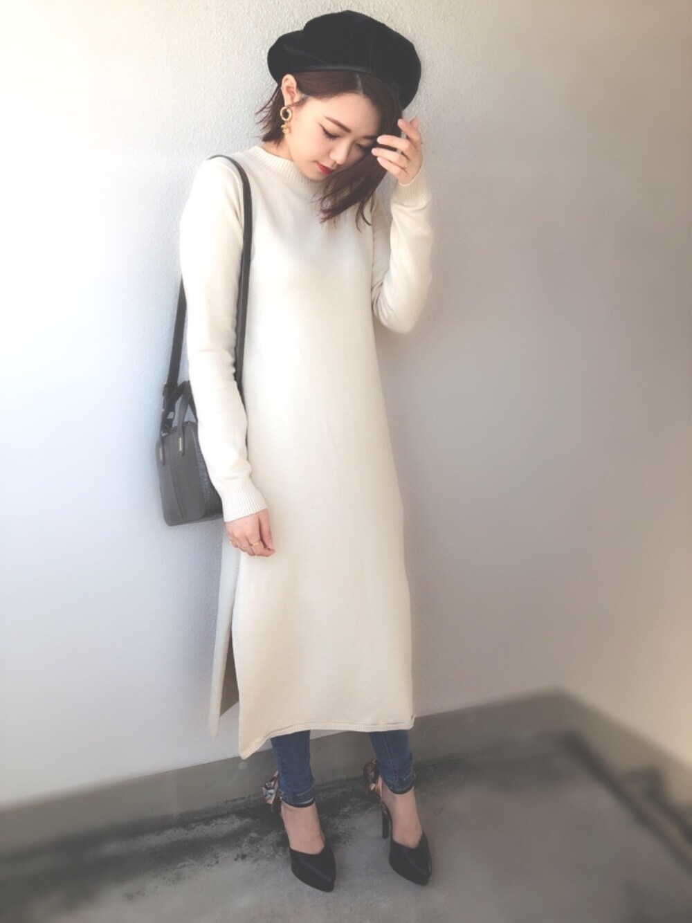 「オトナカジュアル、パンプス、ベレー帽、シンプル、ハイヒール、ピンヒール」｜「MURUAのベロアベレー（ハンチング/ベレー帽、ブラック系）」を使った、aoiさん（レディース・161cm）の秋コーディネートの1枚目の写真