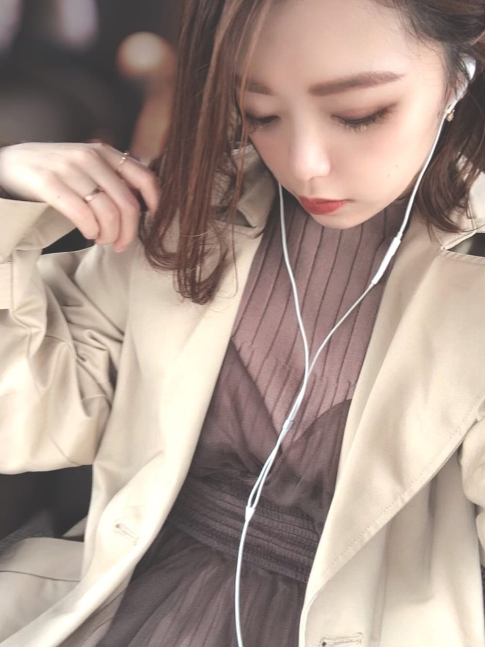 「田中みな実、チュールワンピ、トレンチコート」｜「MURUAのレースプリーツトレンチコート【スプリングコート】（トレンチコート、ベージュ系）」を使った、aoiさん（レディース・161cm）の春コーディネートの1枚目の写真