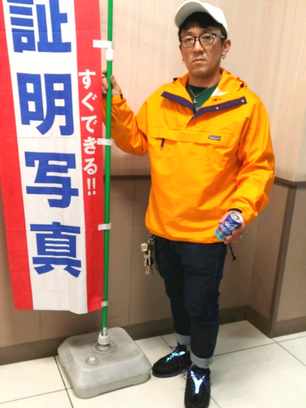 patagoniaのマウンテンパーカー（イエロー系）を使ったメンズ人気