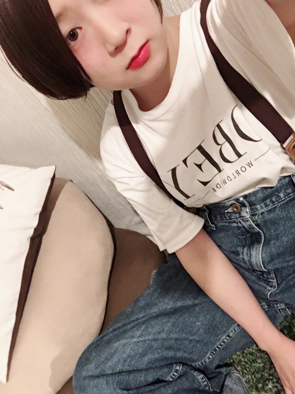 「古着、used、デニム、ペインターパンツ、メンズライク、サスペンダー、白Tシャツ、OBEY、LEE、ショートヘア」｜「OBEYのアイテム（Tシャツ/カットソー、ホワイト系）」を使った、m o e m iさん（レディース・154cm）の夏コーディネートの1枚目の写真