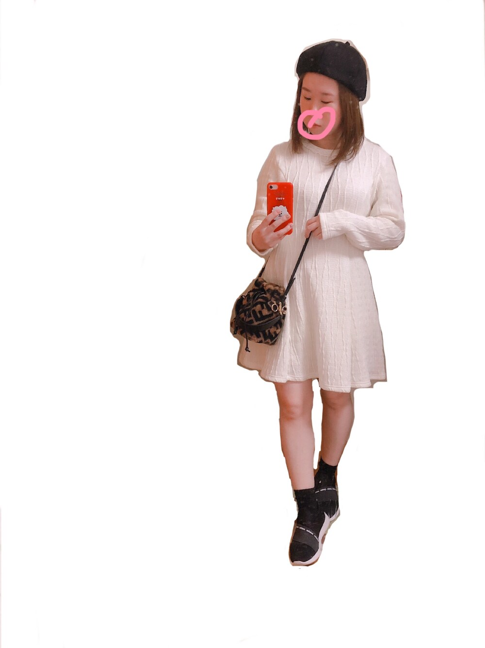 「STYLENANDAのアイテム（ハンチング/ベレー帽、ブラック系）」を使った、はるびんぬさん（レディース・149cm）の秋コーディネートの1枚目の写真