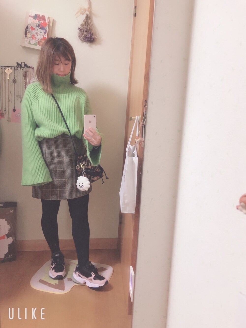 「低身長」｜「FENDIのアイテム（ショルダーバッグ、ブラウン系）」を使った、はるびんぬさん（レディース・149cm）の冬コーディネートの1枚目の写真