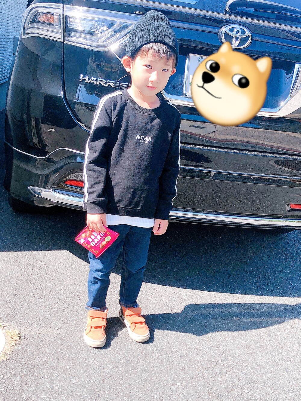 「キッズコーデ、秋のコーデ、男の子コーデ、公園、デニム」｜「Leeの【Lee】ニットワッチ（ニットキャップ/ビーニー、ブラック系）」を使った、REI♠︎さん（キッズ・110cm）の秋コーディネートの1枚目の写真