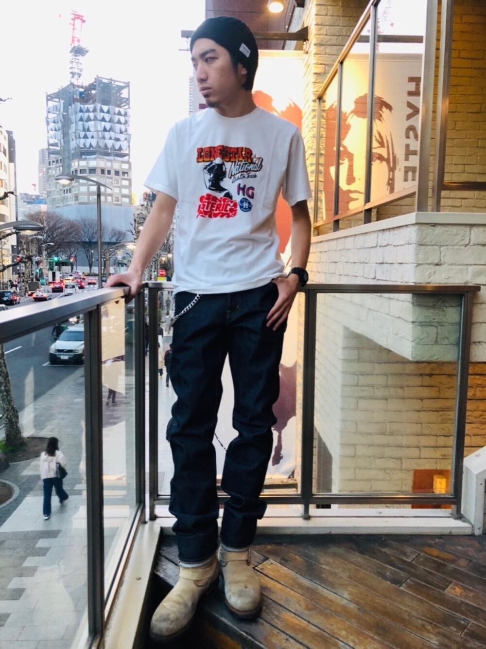 「デニム、アメカジ、Tシャツ、リジットデニム」｜「HYSTERIC GLAMOURのRAWデニムスリムストレートPT（デニムパンツ、ブルー系）」を使った、YUTOさん（メンズ・172cm）の春コーディネートの1枚目の写真