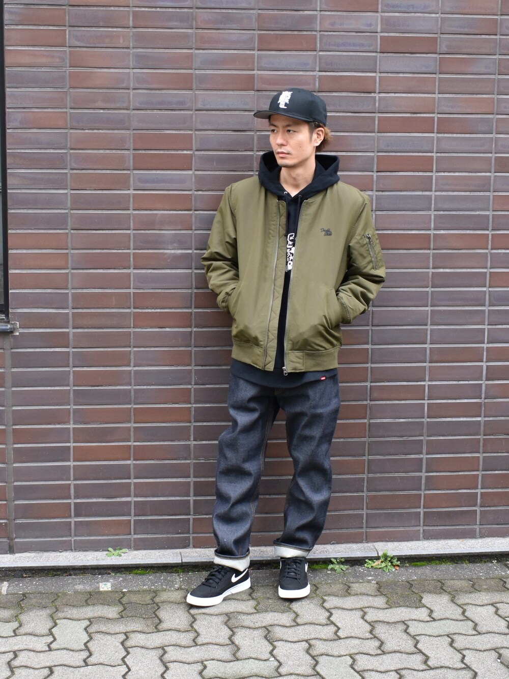 「冬コーデ、今日のコーデ、ストリート、大人カジュアル、2019初WEAR、カジュアルコーデ、DOUBLE STEAL、MA-1、スケーター」｜「DOUBLE STEALのBOA MA-1 Jacket（MA-1、グリーン系）」を使った、まっつんさん（メンズ・173cm）の冬コーディネートの1枚目の写真