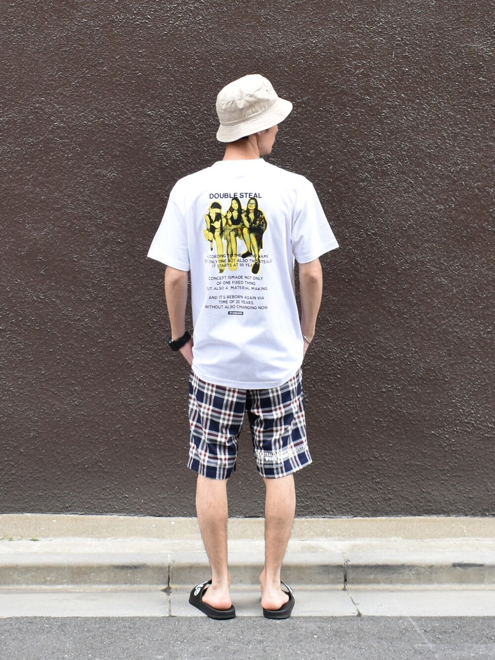 「夏、シンプルコーデ、今日のコーデ、カジュアル、ゆるコーデ、Tシャツ、DOUBLE STEAL、streetstyle、street」｜「DOUBLE STEALのTRIPLE GIRL Tシャツ（Tシャツ/カットソー、ホワイト系）」を使った、まっつんさん（メンズ・173cm）の夏コーディネートの1枚目の写真