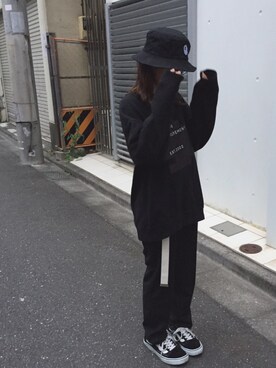 「OPENING CEREMONY（オープニングセレモニー）のアイテム（スウェット）」を使った、菜々さん（レディース・155cm）の冬コーディネート