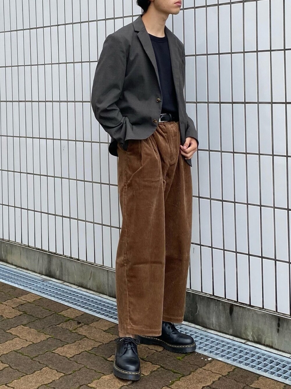 「秋のマイ旬スタイル、秋コーデ、ユニクロ、SENSEOFPLACE、コーデュロイパンツ、ブラウン、プチプラ、秋のカフェオレコーデ、きれいめカジュアル」｜「SENSE OF PLACE by URBAN RESEARCHのコーデュロイルーズテーパードパンツ（その他パンツ、ベージュ系）」を使った、おのさん（メンズ・175cm）の秋コーディネートの1枚目の写真