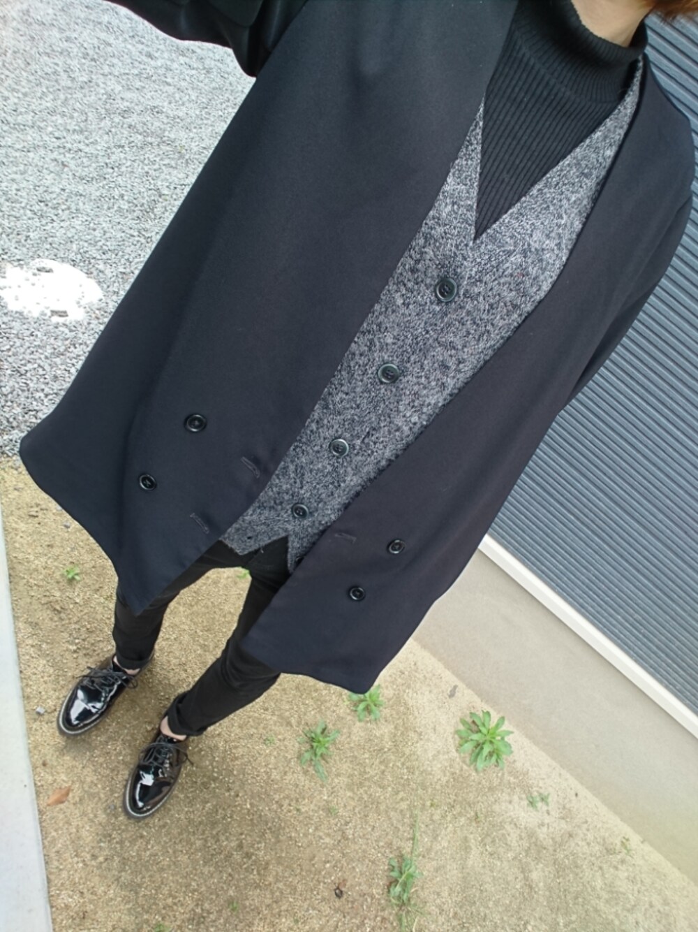 「UNIQLOのアイテム（カーディガン/ボレロ、グレー系）」を使った、mtkさん（レディース・157cm）の春コーディネートの1枚目の写真