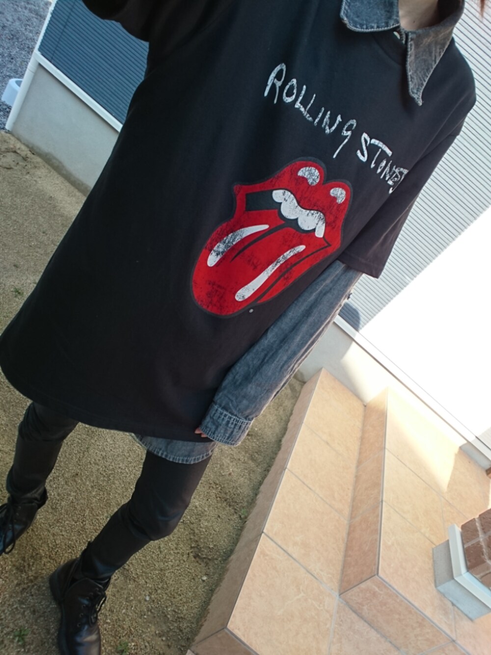 「ビックシルエット、ビッグT」｜「GUのアイテム（Tシャツ/カットソー、ブラック系）」を使った、mtkさん（レディース・157cm）の春コーディネートの1枚目の写真