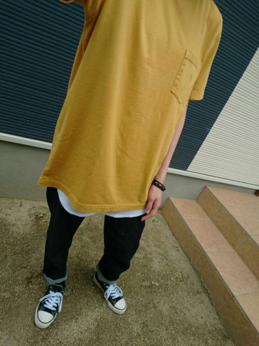 「ビッグT、メンズライク」｜「GUのアイテム（Tシャツ/カットソー、イエロー系）」を使った、mtkさん（レディース・157cm）の春コーディネートの1枚目の写真
