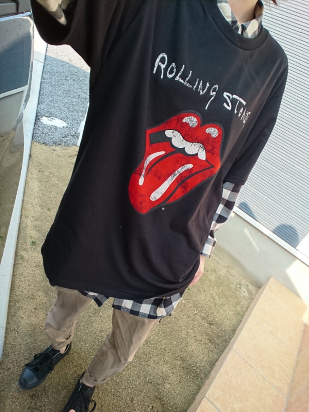 「ビッグT、メンズライク、チェックシャツ」｜「GUのアイテム（Tシャツ/カットソー、ブラック系）」を使った、mtkさん（レディース・157cm）の夏コーディネートの1枚目の写真