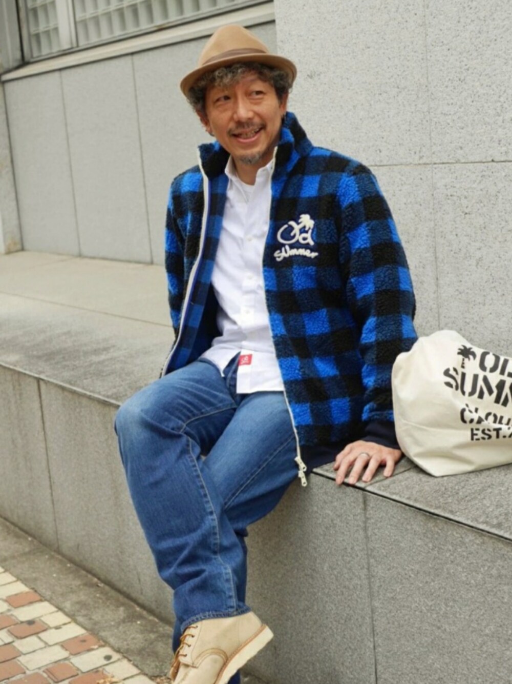 「カジュアルコーデ、フリース、アメカジ、alohacasual、アロカジ、秋のコーデ、RED WING、フエルトハット、大人カジュアル、きれいめカジュアル」｜「OldSUmmerのアイテム（デニムパンツ、ブルー系）」を使った、JUNさん（メンズ・176cm）の冬コーディネートの1枚目の写真