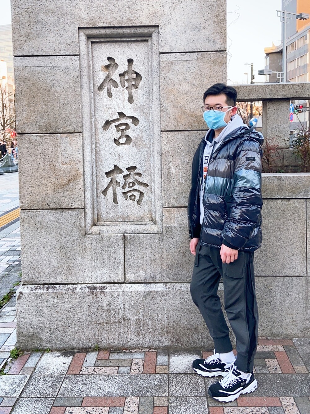「街头搭配」｜「SKECHERSのWEGO/SKECHERS DLITES（スニーカー、ブラック系）」を使った、superalexさん（メンズ・169cm）の秋コーディネートの1枚目の写真