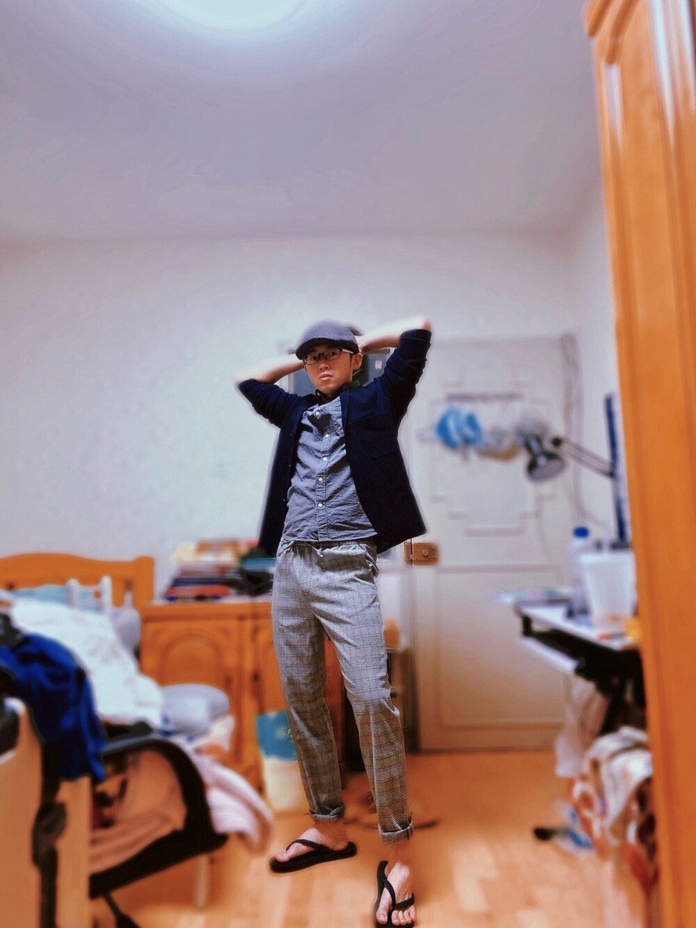 「通勤穿搭、黑白搭配」｜「UNIQLOのエアリズムUVカットカーディガン（長袖）（カーディガン/ボレロ、ブラック系）」を使った、superalexさん（メンズ・169cm）の秋コーディネートの1枚目の写真