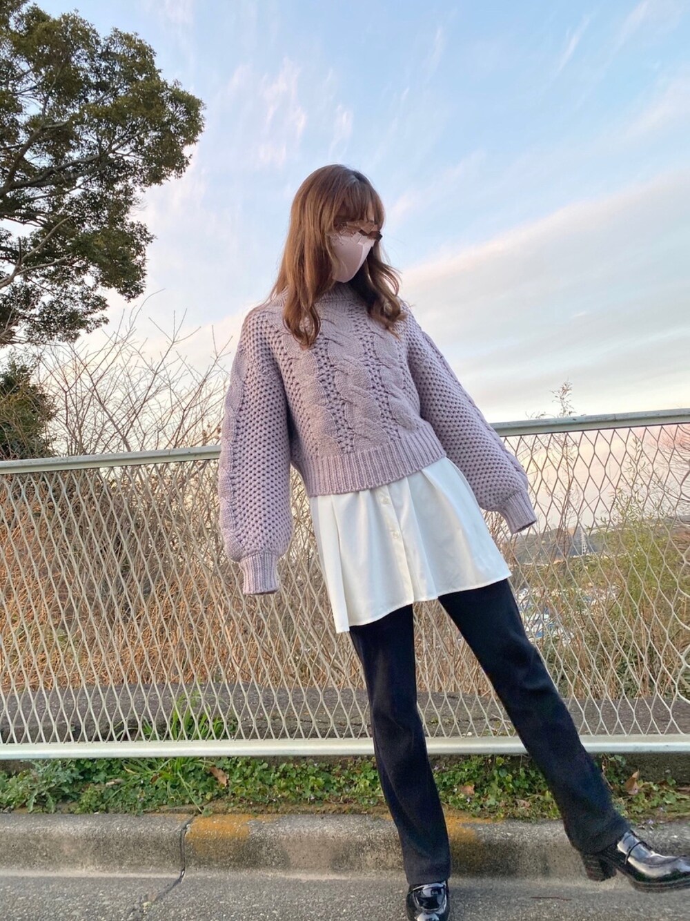 「ニットコーデ、重ね着、パープル、はるコーデ、リブパンツ」｜「one after another NICE CLAUPのゆるケーブルニット（ニット/セーター、パープル系）」を使った、Naruさん（レディース・155cm）の冬コーディネートの1枚目の写真