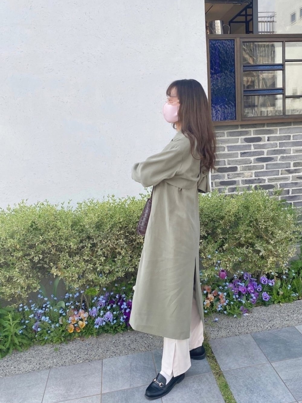「休日スタイル、今日のコーデ、Instagramもよかったらよろしくお願いします🙇、春コーデ、淡色コーデ、ベージュコーデ、カーキ」｜「RAY CASSINのレーヨンツイルチェスターコート（その他アウター、グリーン系）」を使った、Naruさん（レディース・155cm）の春コーディネートの1枚目の写真
