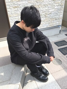「STUSSY（ステューシー）のNew Stock App Crew（スウェット、ブラック系）」を使った、次郎丸 浩之さん（メンズ・169cm）の冬コーディネート