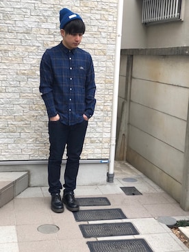 「BEAMS（ビームス）のアイテム（ニットキャップ/ビーニー、ブルー系）」を使った、次郎丸 浩之さん（メンズ・169cm）の冬コーディネート